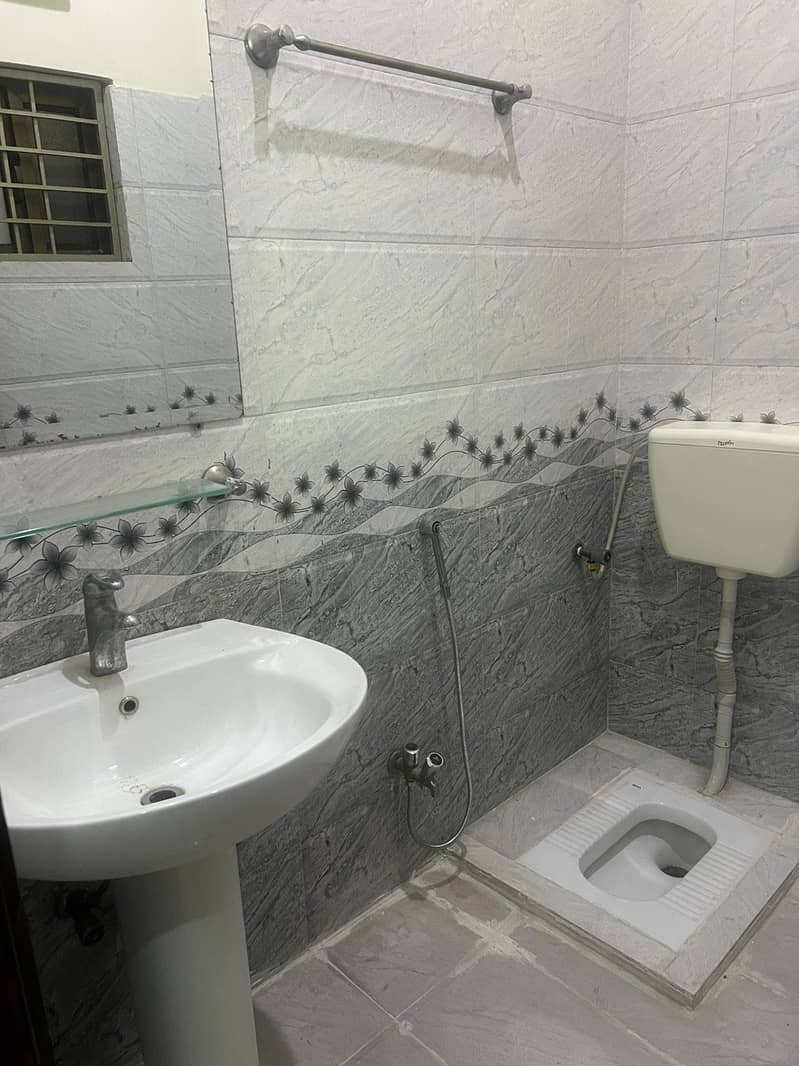 D17/2 MVHS 10 Marla Double Story House Available For Rent 15