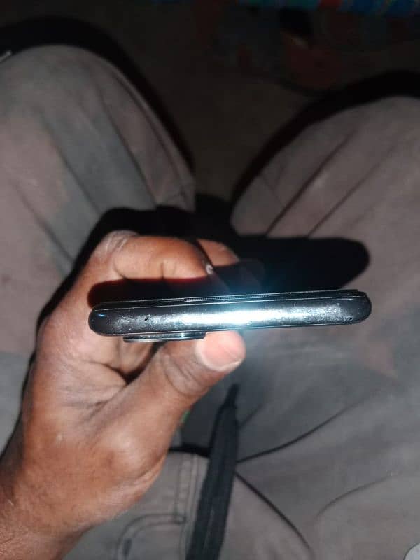 n200 hai one plus ka side finger print hai 1