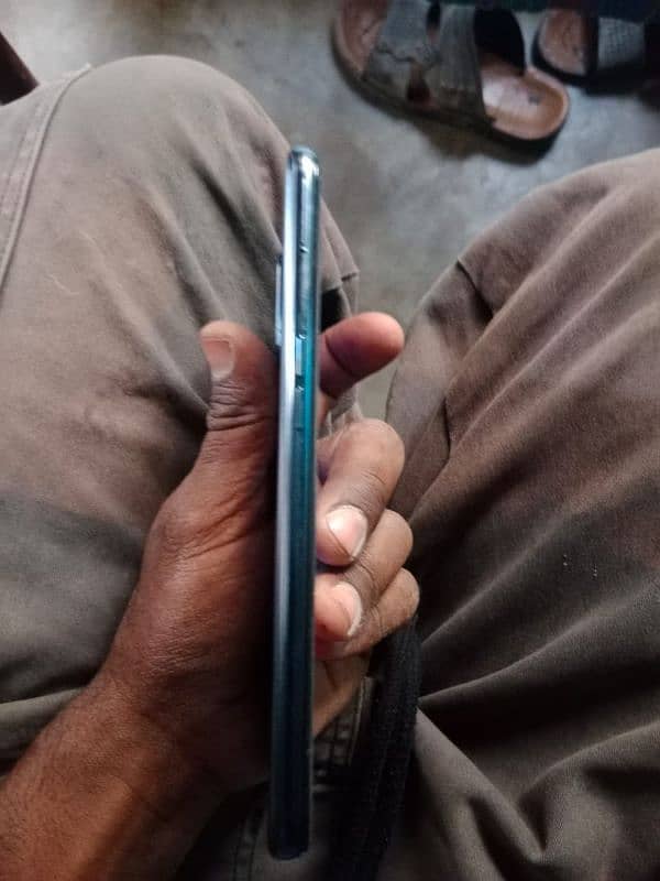 n200 hai one plus ka side finger print hai 4