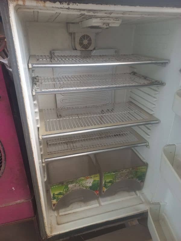 Dawlance full size freezer 3