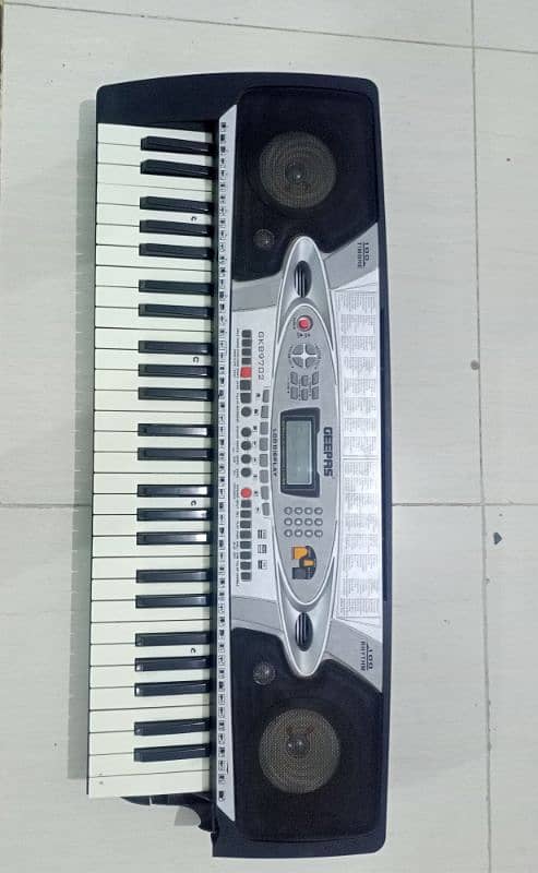 Geepas piano keyboard 100 rhythm 0