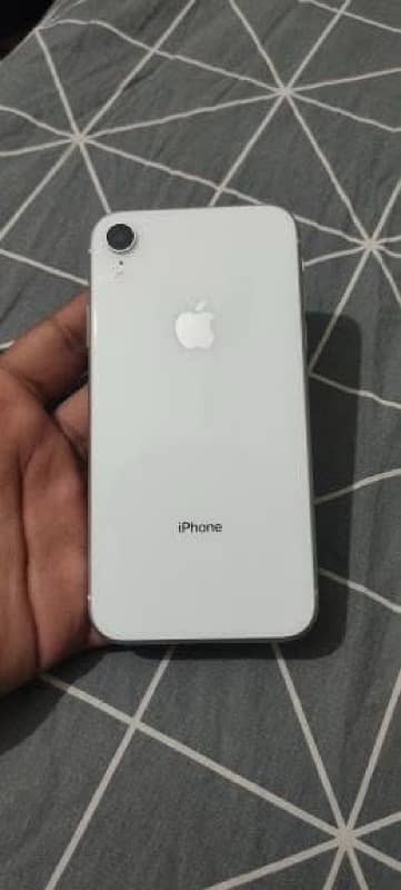 iPhone xr 4