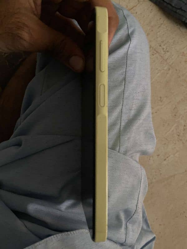 Samsung A15 Lemon color 5