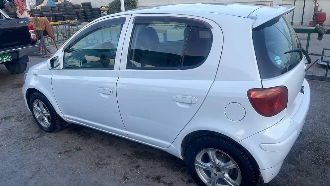 Toyota Vitz 2003 1