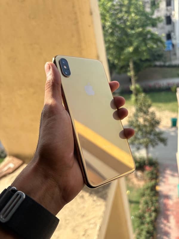 I phone XSmax factory unlock 256gb battery change 100% 1