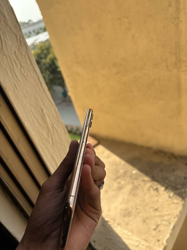 I phone XSmax factory unlock 256gb battery change 100% 3