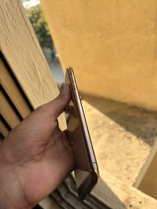I phone XSmax factory unlock 256gb battery change 100% 5
