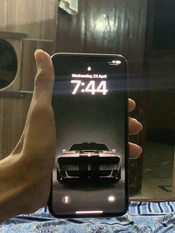 iphone 11 pro max 4