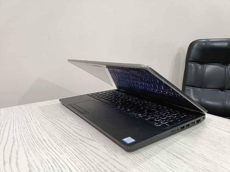 Dell Latitude 5500 core i5 8th gen quadcore 15.6 inch 1080p ips Numpad 7