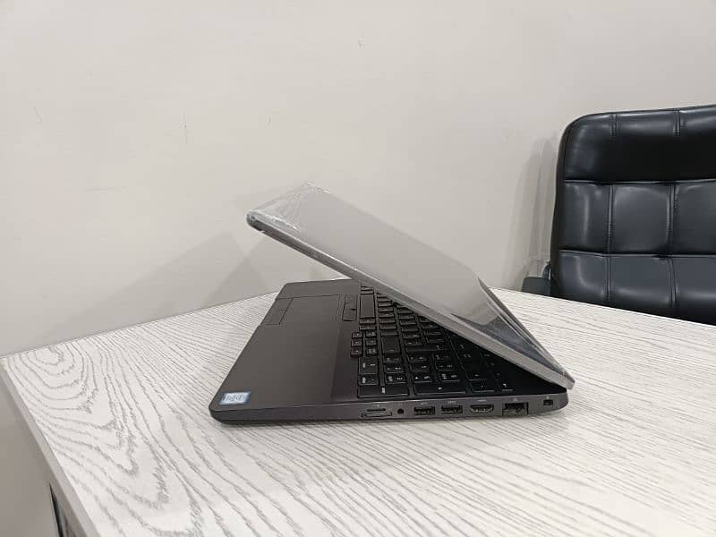 Dell Latitude 5500 core i5 8th gen quadcore 15.6 inch 1080p ips Numpad 8