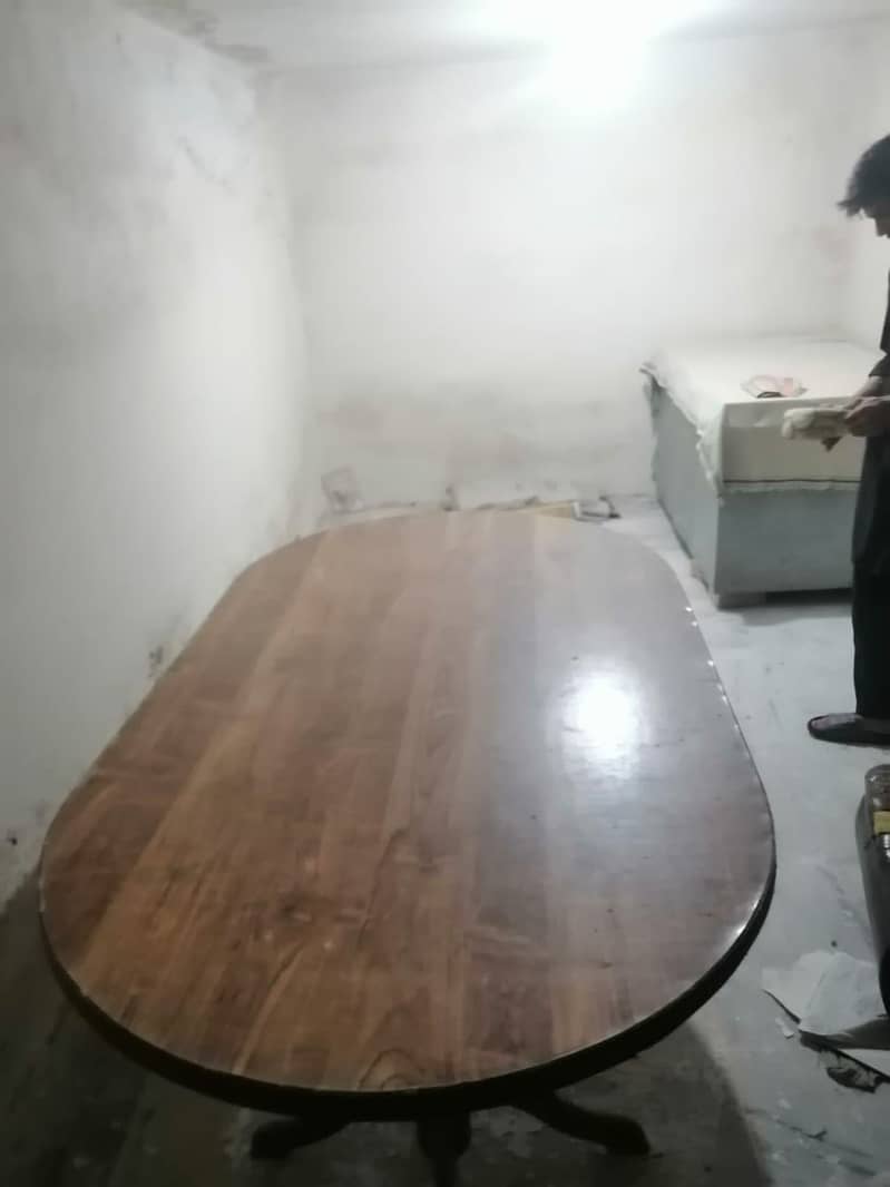Dining table excellent condition 0