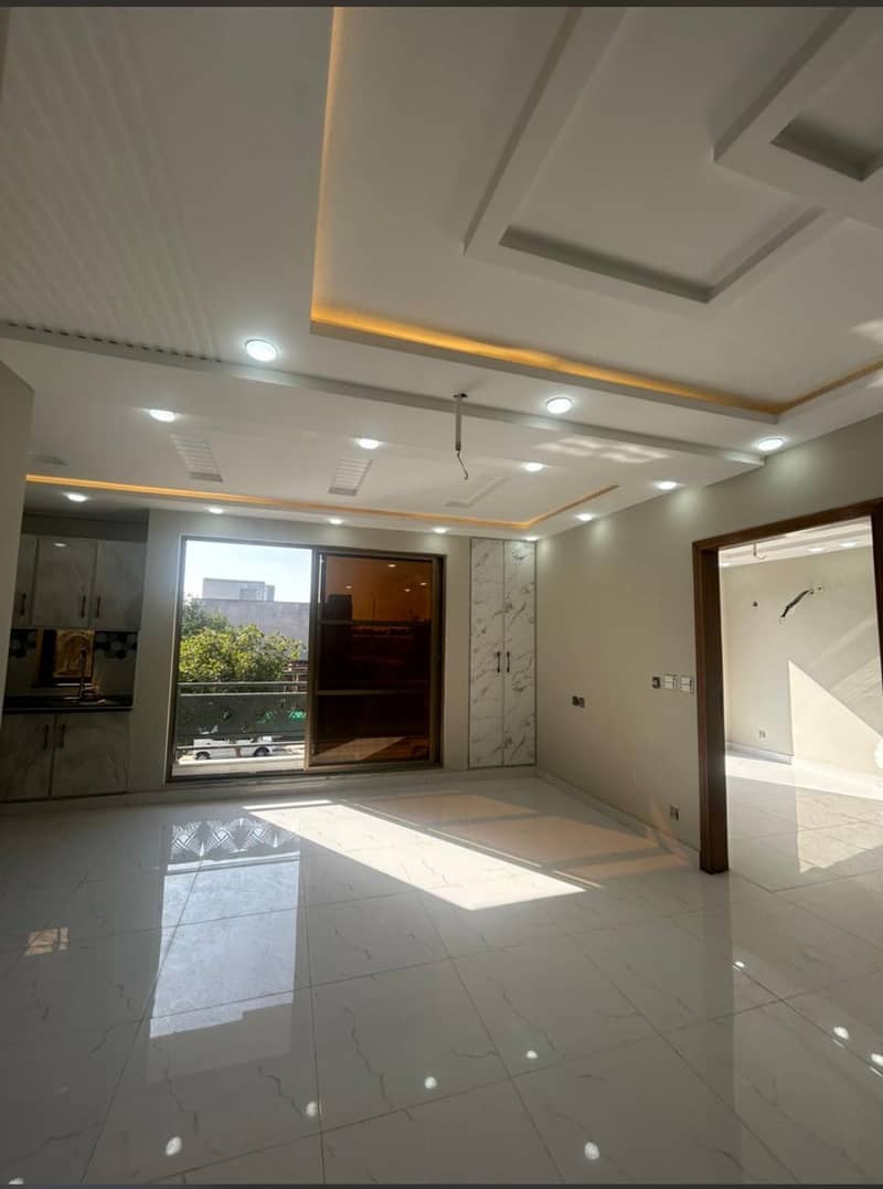 ONE BED READY TO MOVE LUXURY APARTMENT POSSESSION WITH 50% REMAINING PAY IN 1 YEAR INSTALMENT PLAN 2