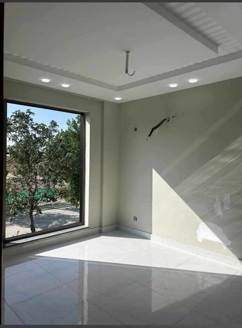 ONE BED READY TO MOVE LUXURY APARTMENT POSSESSION WITH 50% REMAINING PAY IN 1 YEAR INSTALMENT PLAN 3