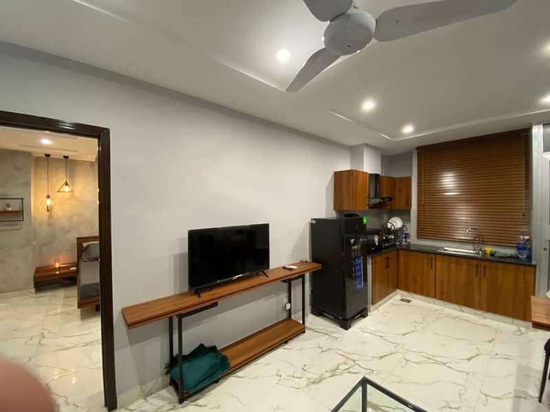 ONE BED READY TO MOVE LUXURY APARTMENT POSSESSION WITH 50% REMAINING PAY IN 1 YEAR INSTALMENT PLAN 8
