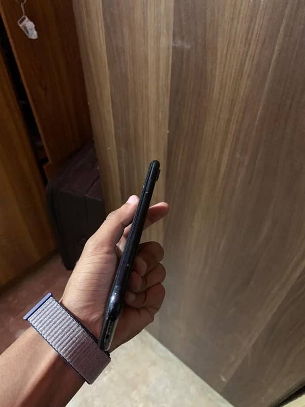 iphone xr pta approved 4