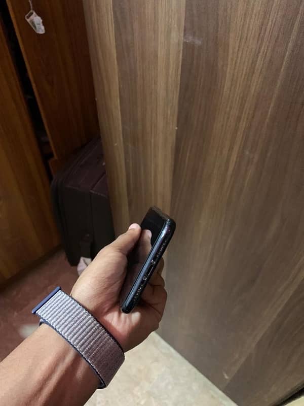 iphone xr pta approved 5