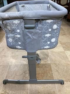 amazing condition Chicco next 2 me cot