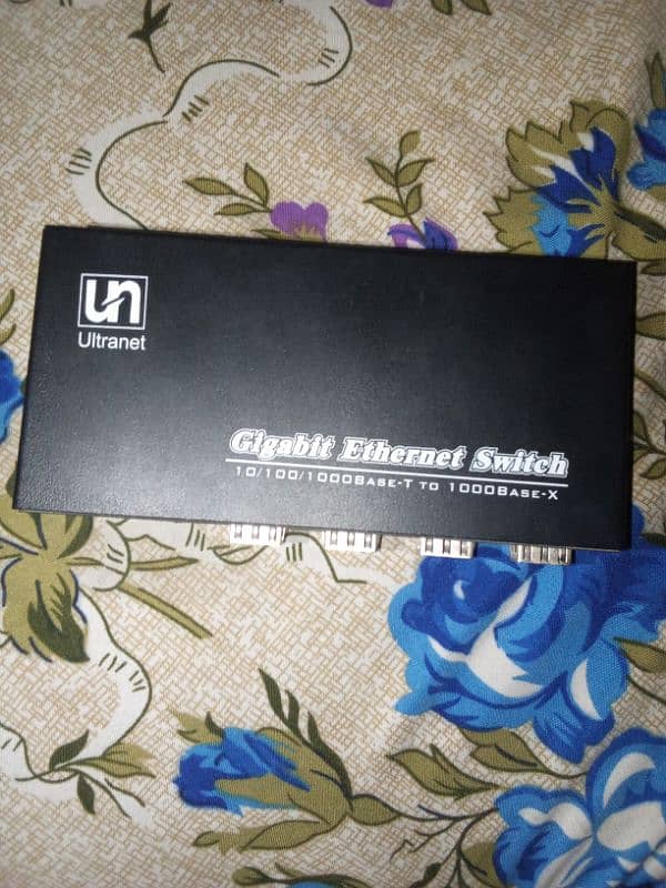 ULTRANET Gigabit Ethernet Switch 2