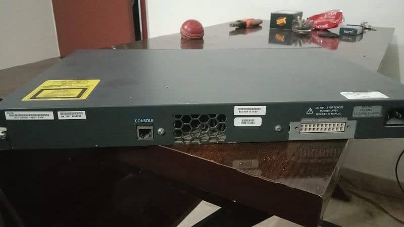 Cisco Switch 48 ports and server Rack 1