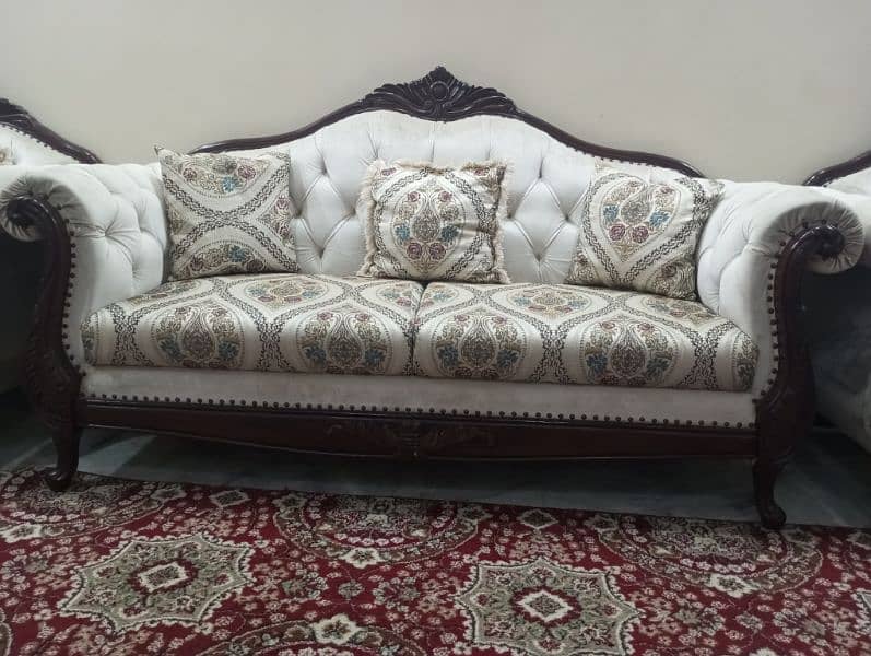 LUXURY SOFA SET FOR SALE 1