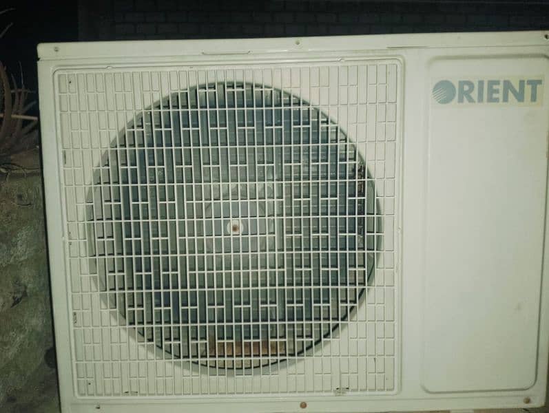 1 ton AC aur conditioner in working condition powerful cooling 4