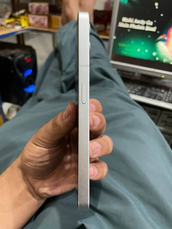 Nothing Phone 1 5