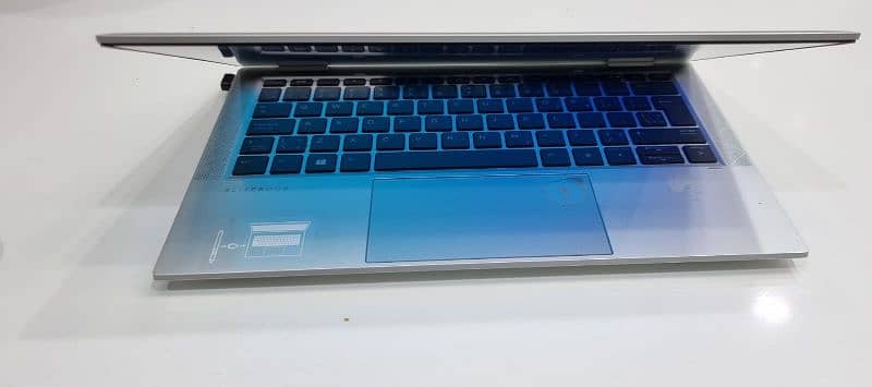 Hp Folio 1030 G7 Core i7 10th Gen, 32gb ram 3