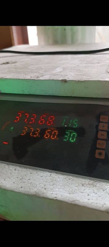 Intelligence automatic AC DC dual power incubator 2