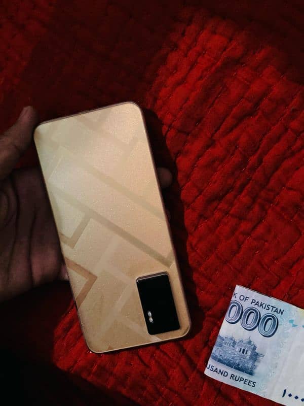vivo v23e  8+4/256 4