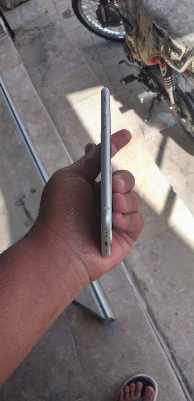 iPhone 8 1