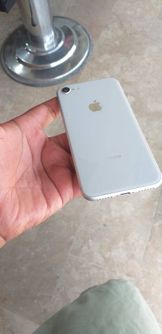 iPhone 8 3