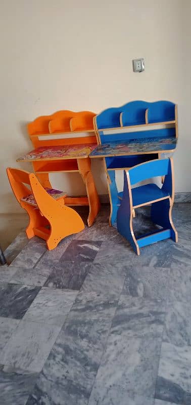 study table. . 03086920164 2