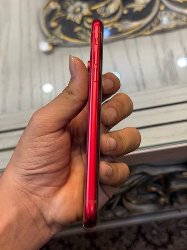 IPHONE XR | Red Colour 4