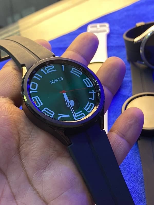 Samsung watch 6 classic 47mm black and silver 3