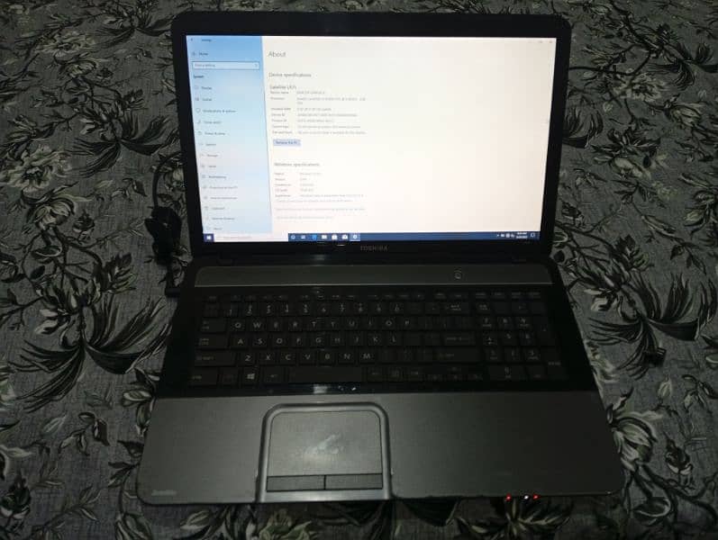 Toshiba Laptop Cor i3 For Sale 2