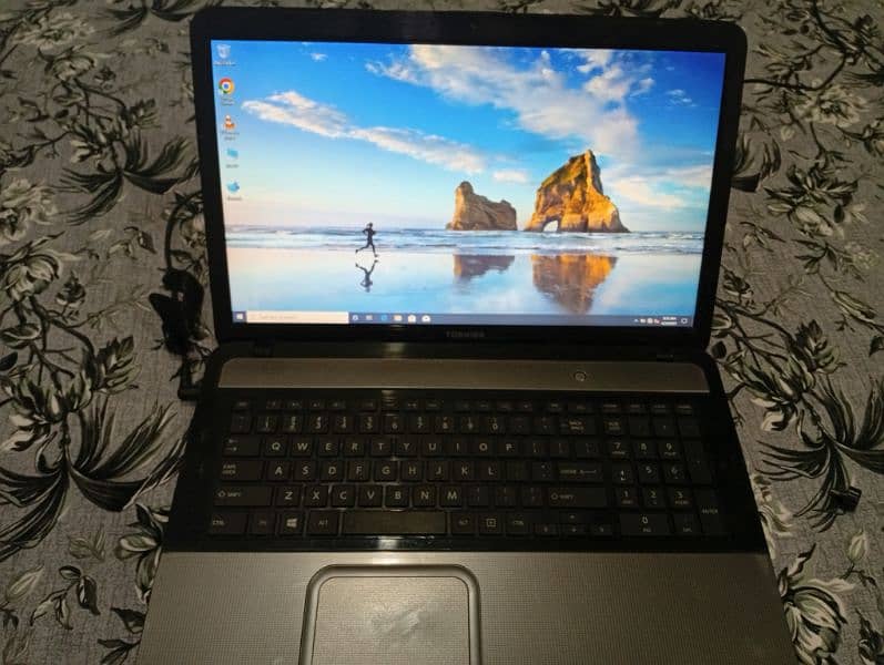 Toshiba Laptop Cor i3 For Sale 5