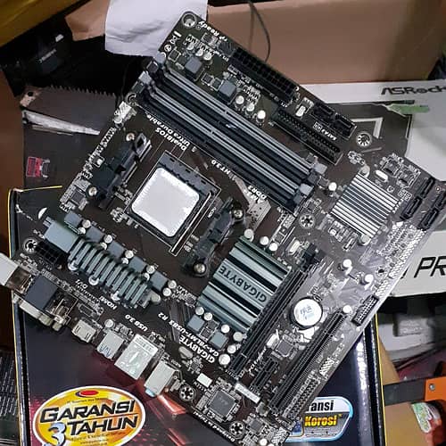 Gaming motherboard and processor Gigabyte GA-78LMT-USB3 Motherboard S 3