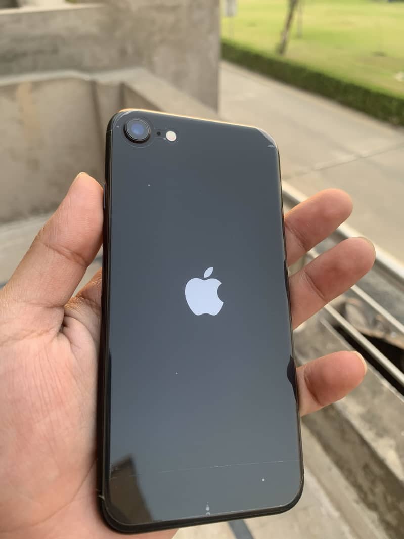 Iphone Se 2020 - 64gb factory unlock 1