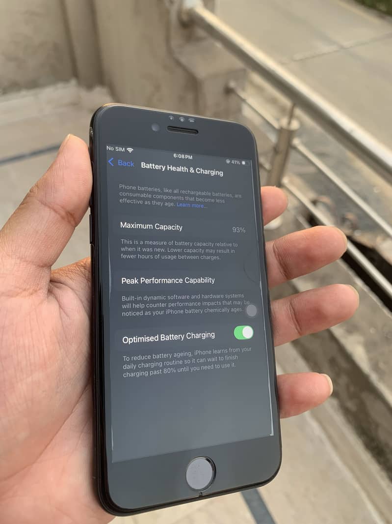 Iphone Se 2020 - 64gb factory unlock 4