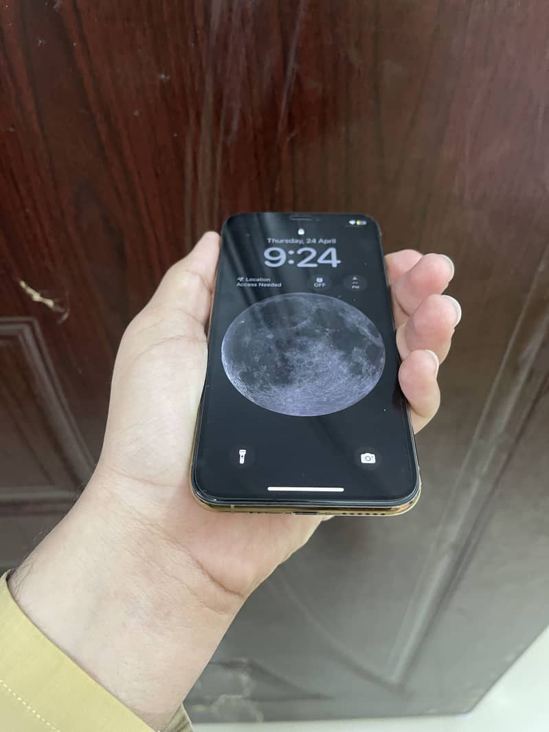 iPhone XS 4