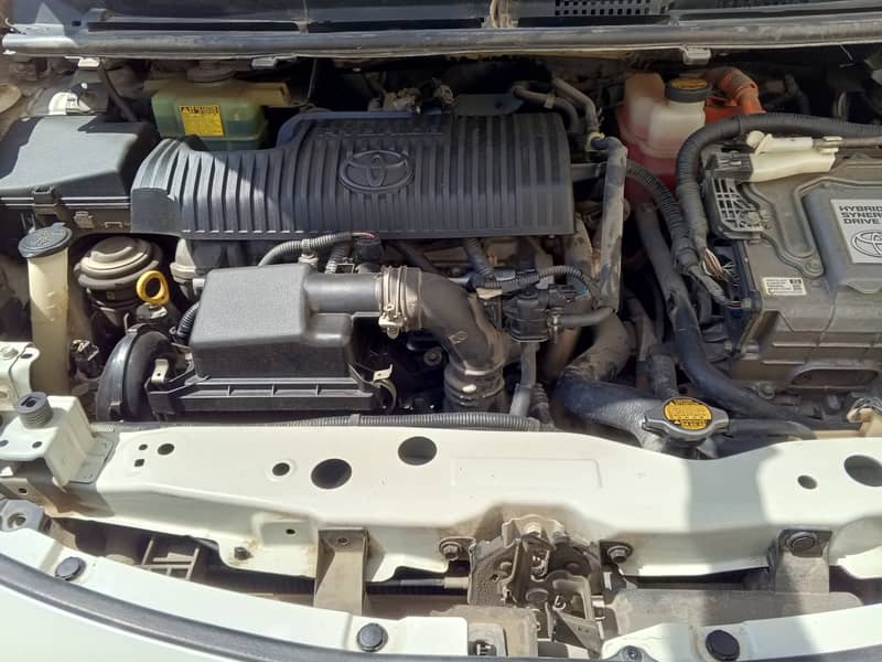 Toyota Sienta 2015 | Hybrid 99% battery Hybrid HEV | Push Start 5
