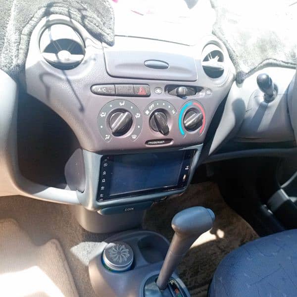 Toyota Vitz 1999 11
