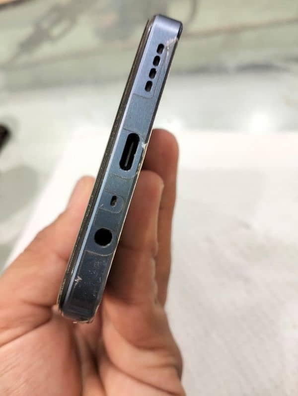 realme C63 android  phone 4