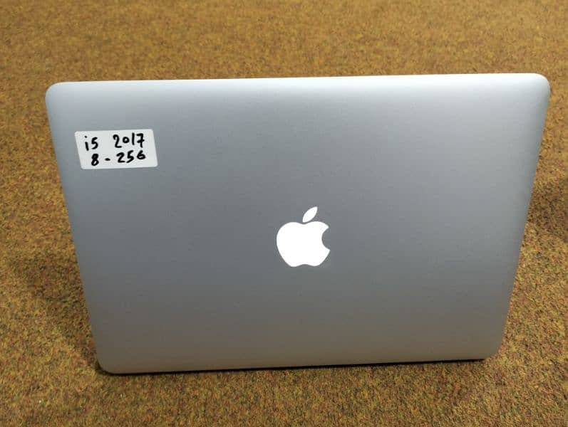 Apple MacBook Air 2017 13inch core i5 8/256ssd condition 10/9.5 0