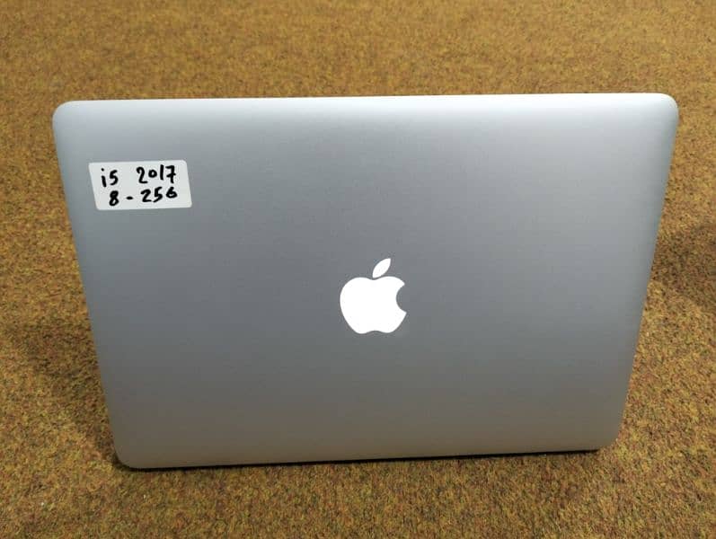 Apple MacBook Air 2017 13inch core i5 8/256ssd condition 10/9.5 1