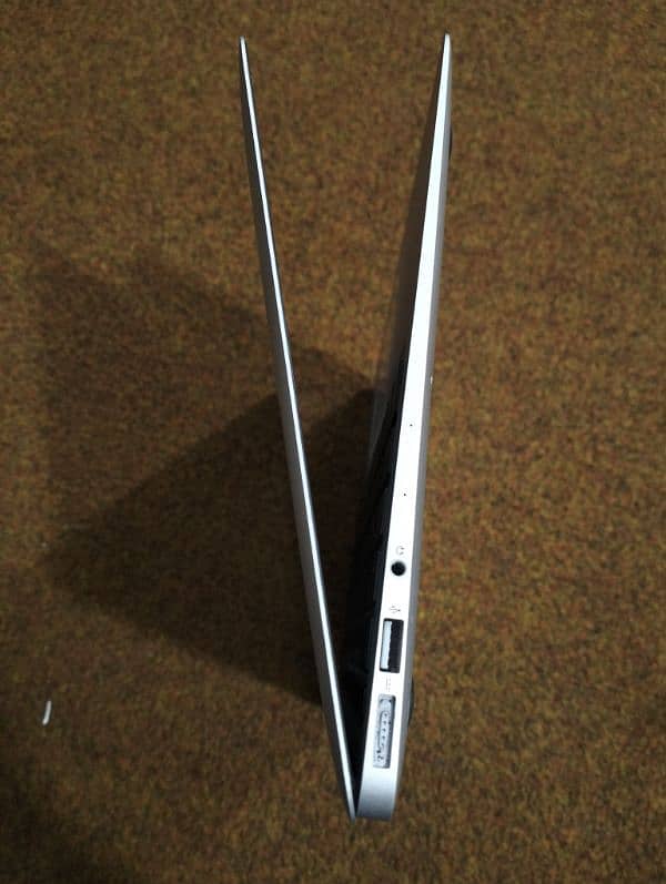 Apple MacBook Air 2017 13inch core i5 8/256ssd condition 10/9.5 5