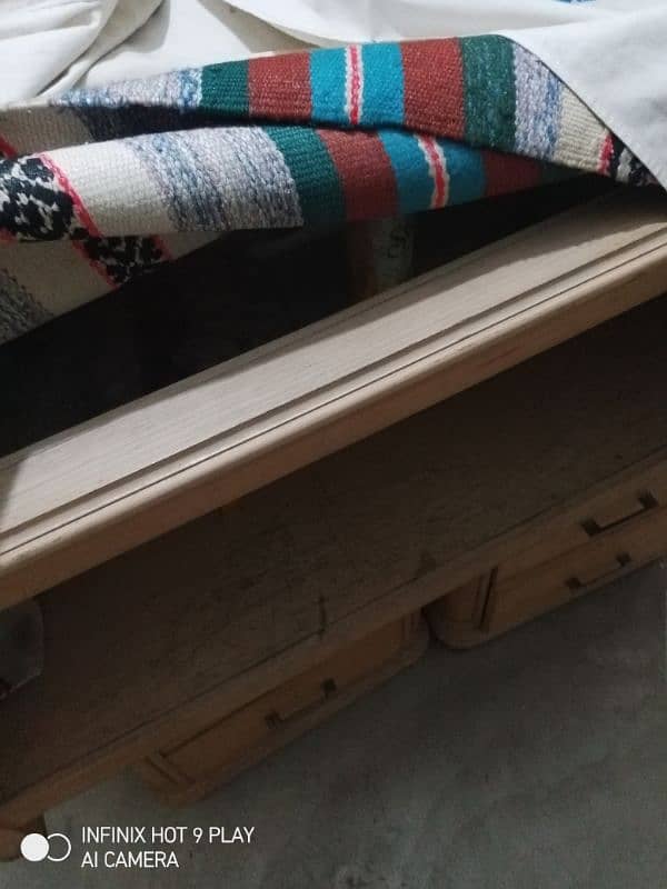 Bed and table for sale 4