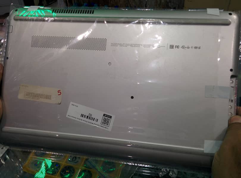 Intel i5, 6th Generation - Intel (R) Core(TM) i5 - 6200U CPU @ 2.30GHz 3