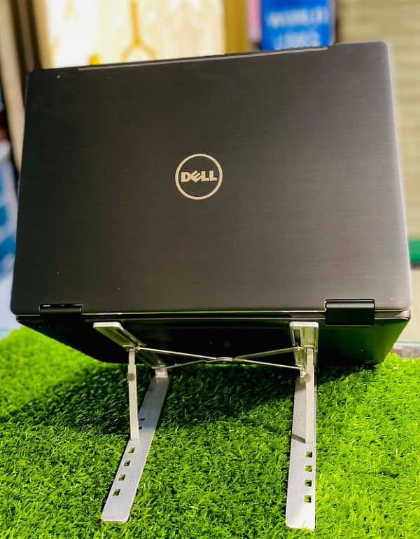 Dell Latitude 3390 2-in-1 Intel 8th gen Pentium 6