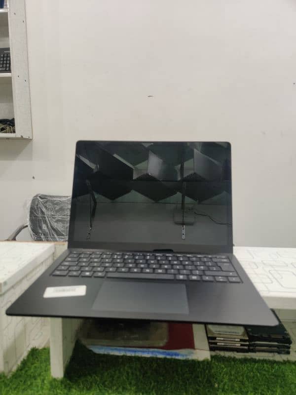 Microsoft Surface Laptop 3 7